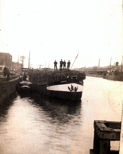 JOHANNA geladen met Hout